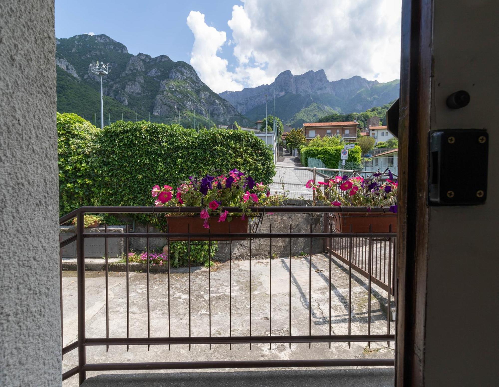 Mamma Ciccia Holiday Home - Mountains & Lake Mandello del Lario Exteriör bild